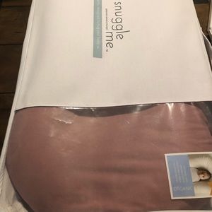 Snuggle Me Organic sensory lounger for Baby